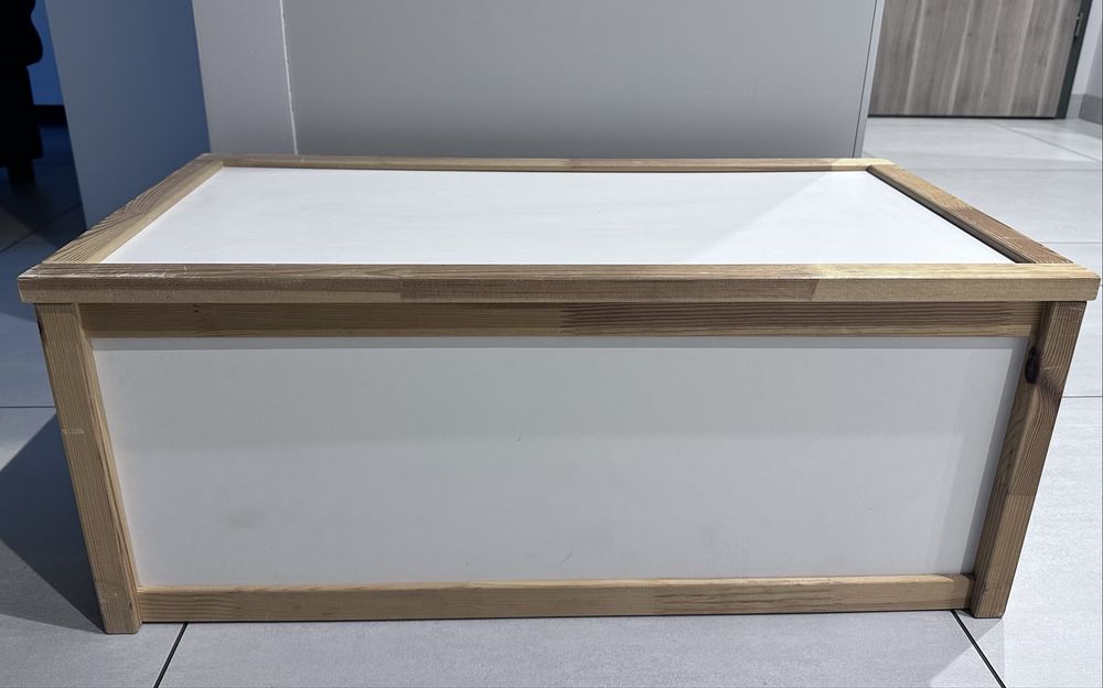 Biały pojemnik IKEA