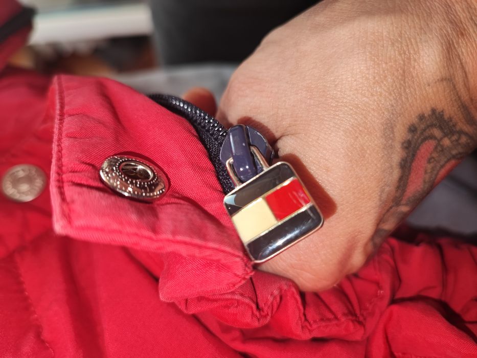 Kamizelka (bezrękawnik) Tommy Hilfiger, Pierze, rozmiar M  stan bdb