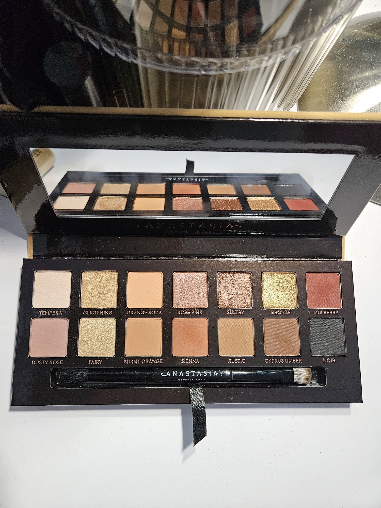 Anastasia Beverly Hills/SOFT GLAM/paleta cieni do powiek