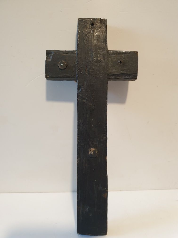 Antigo crucifixo com Cristo em bronze  policromado