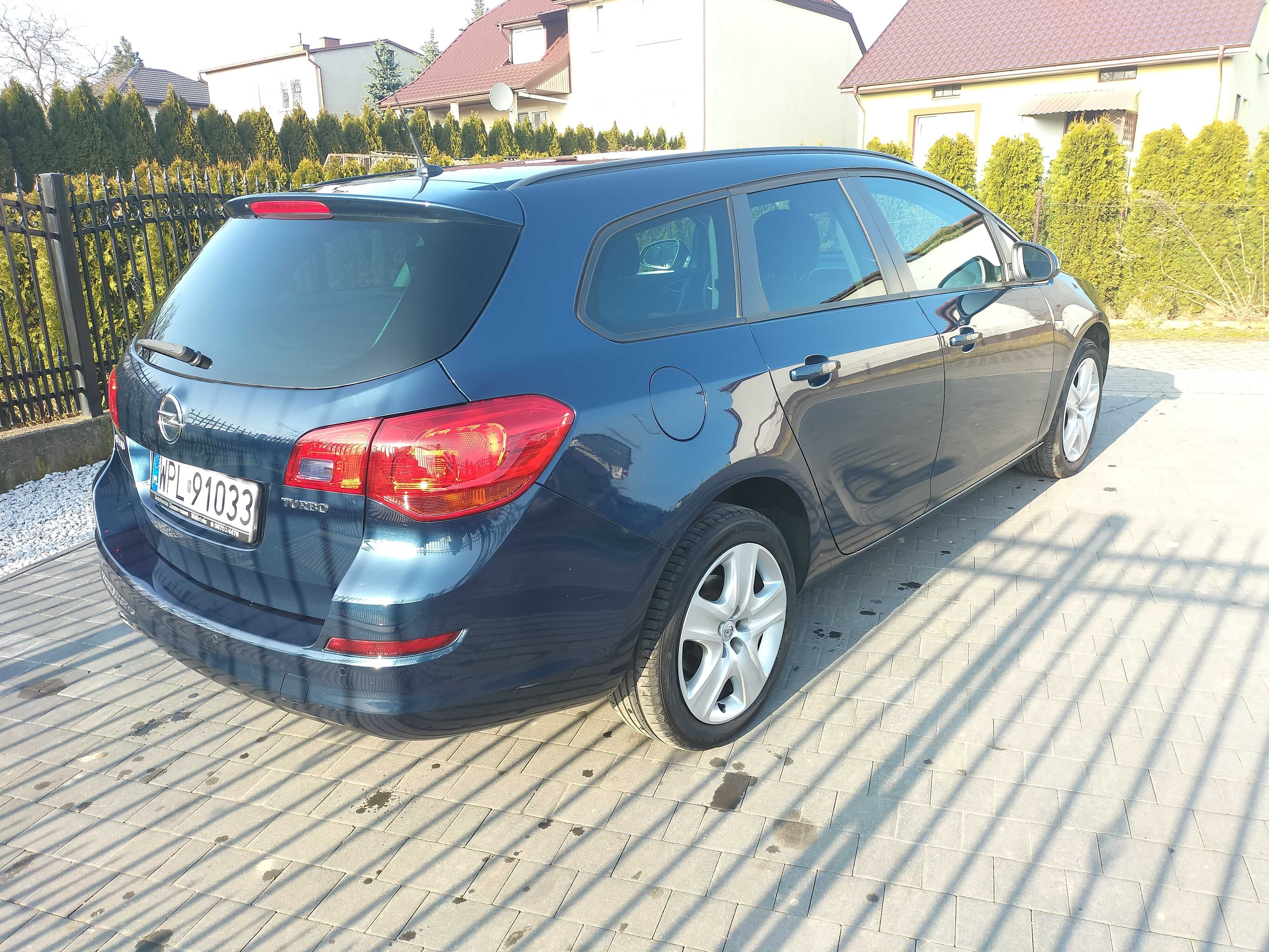 Opel Astra IV Sports Tourer