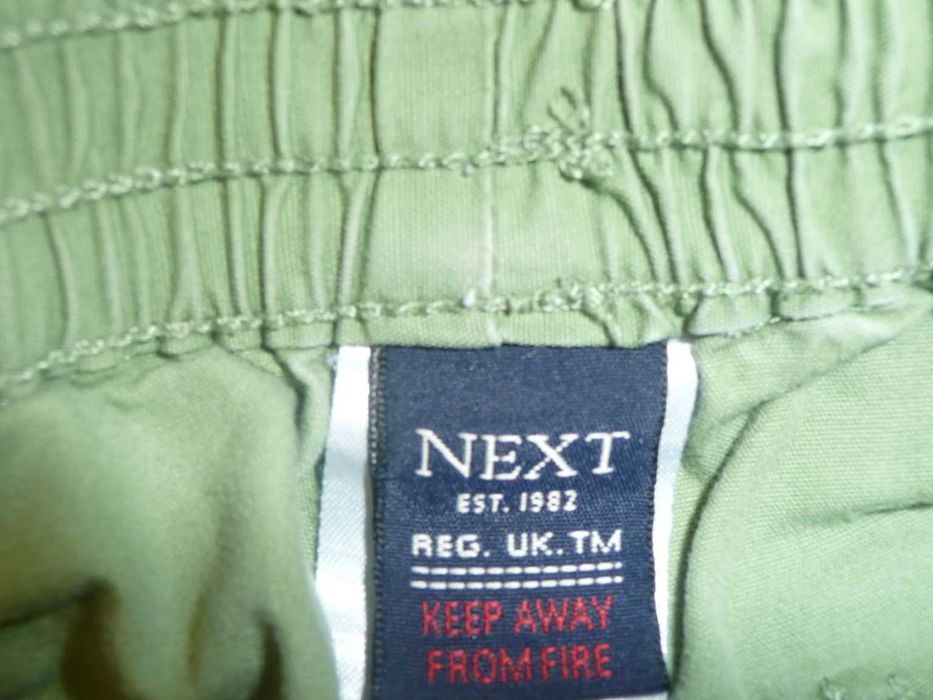 spodenki dla chłopca 104 H&M, NEXT i inne 3 sztuki