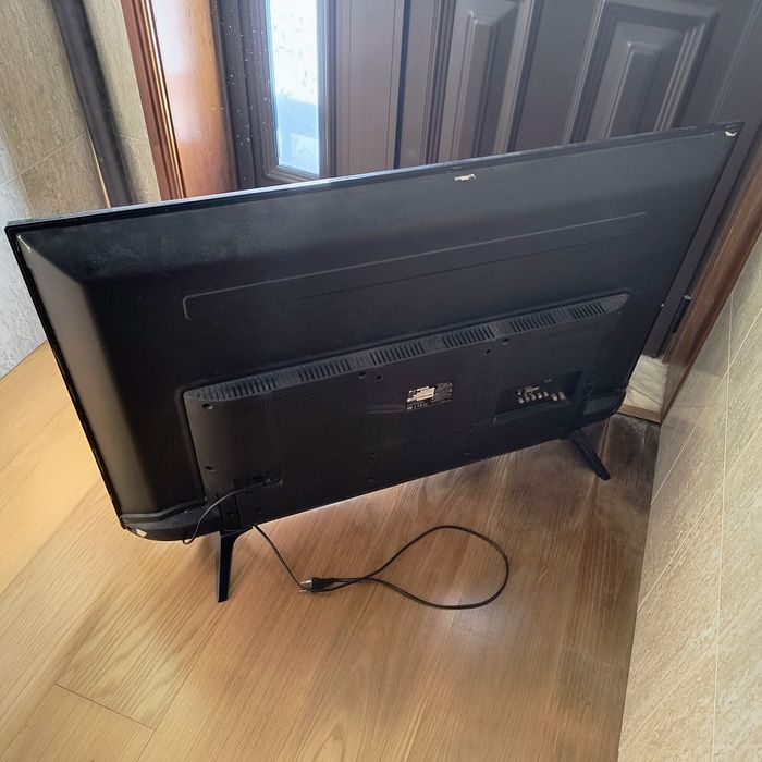 TV LG 49" para peças – Placa, fonte, carcaça – Painel com defeito