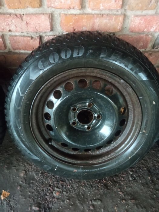 Зимова гума з дисками 195/65 R15