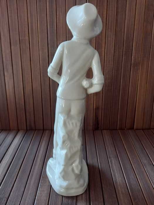 Porcelanowa figurka sygnowana ,vintage