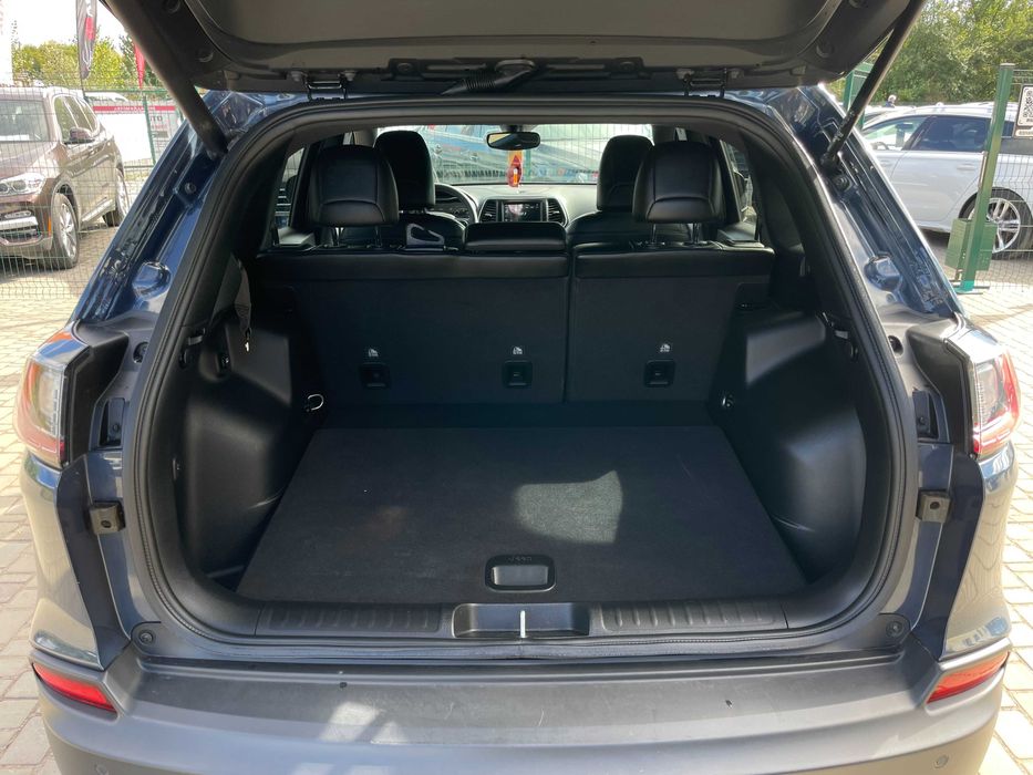 Jeep Cherokee 2021 бензин 3.2