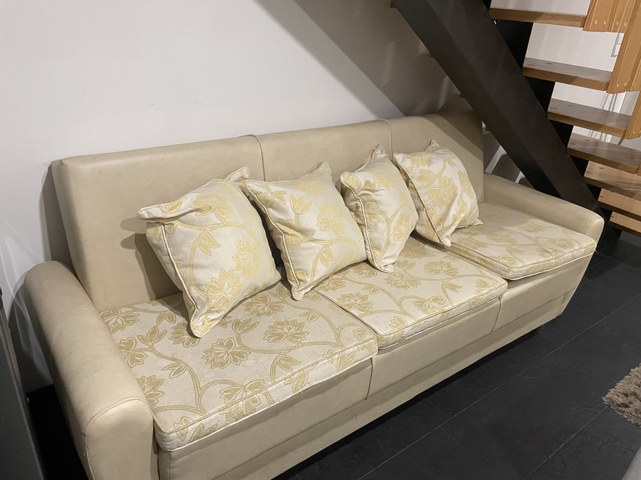 Sofa vintage bege em pele