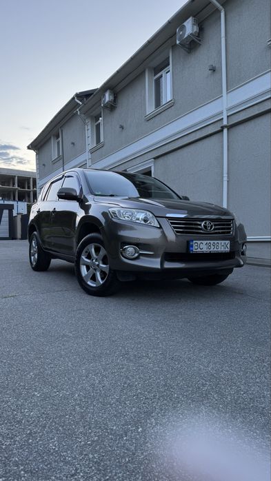 Автомобіль у чудовому стані.