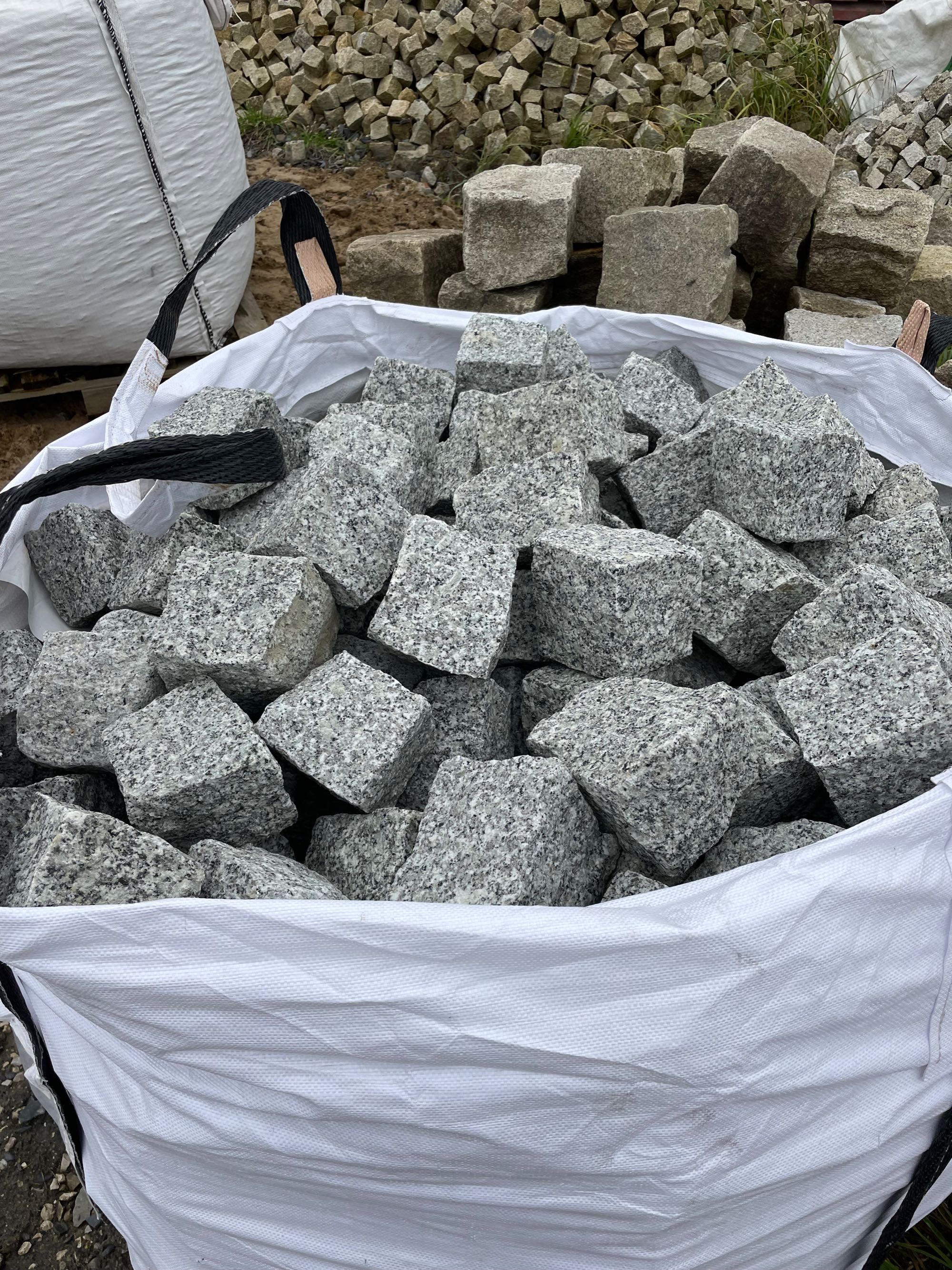 KOSTKA GRANITOWA Z DOWOZEM 4x6, 7x9, 8x11, 10x10 Szary Granit Ruda