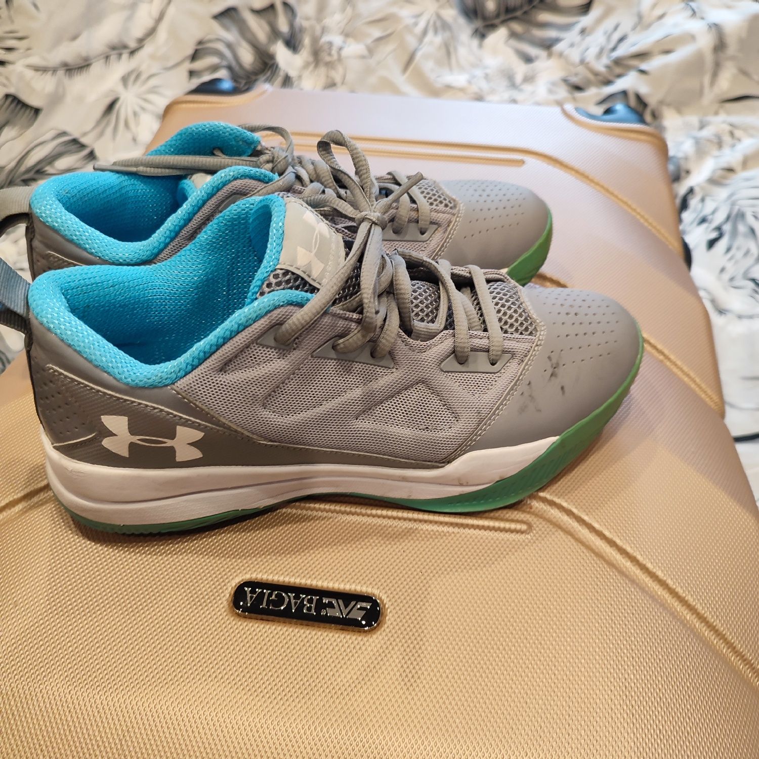 Buty damskie Under Armour 40