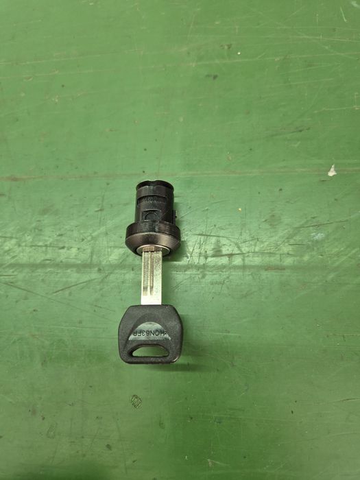 Honda Top Case - Canhão Chave Mota