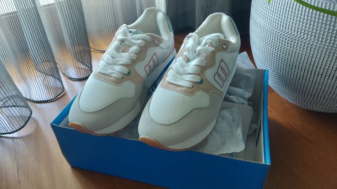 Sapatilhas desportivas novas, Mtng n⁰36