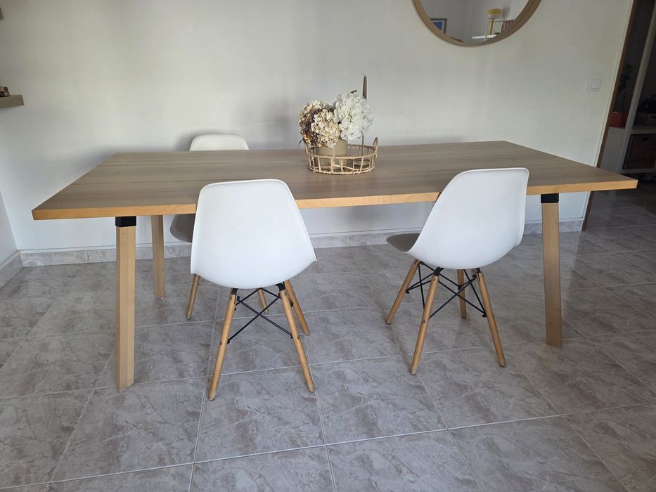 Mesa YPPERLIG : Freixo maciço, 200 x 90 cm — Excelente estado