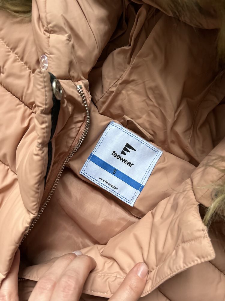 Różowa kurtka Feewear S pikowana grubą ocieplaną zima futro krótka