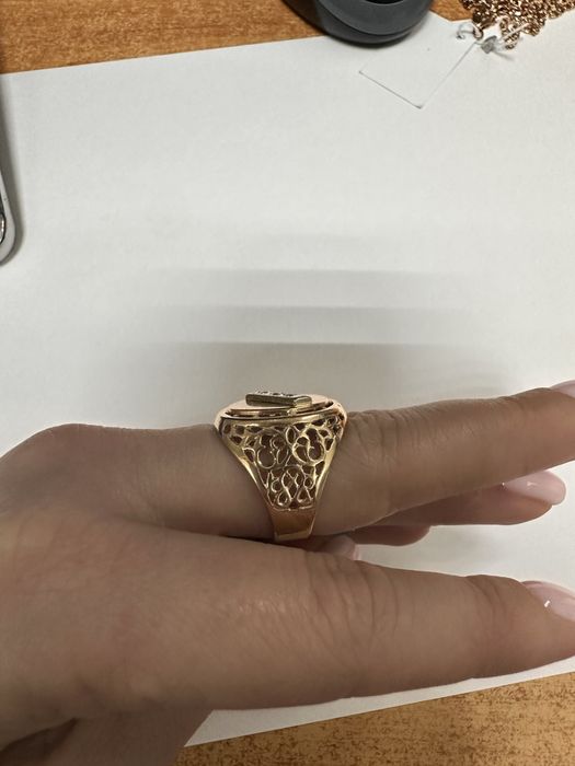 Золотой перстень / печатка / кільце