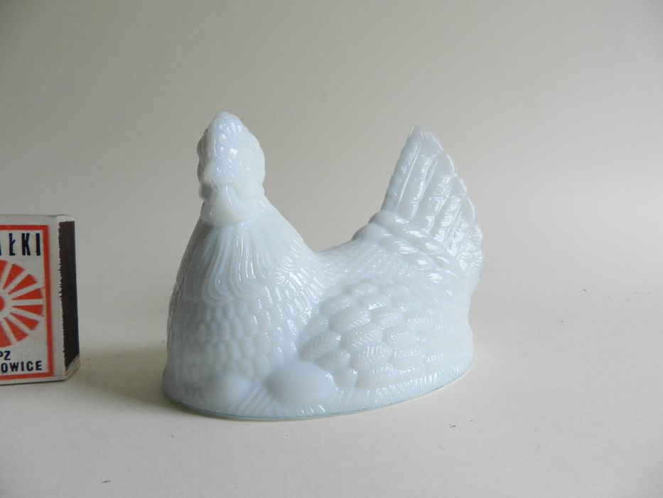 szklana średnia  kura biała lattimo tylko góra szkło PRL