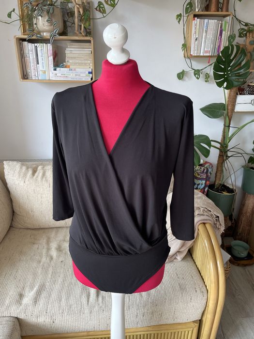Czarne kopertowe body przepiekne i minimalistyczne r 40 42