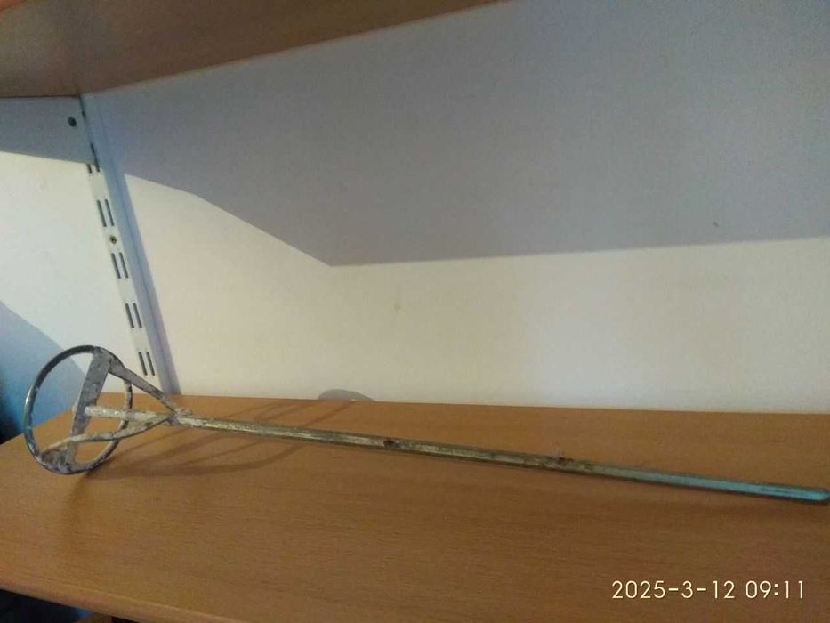 для строителя - венчик - насадка , ножовка и другие