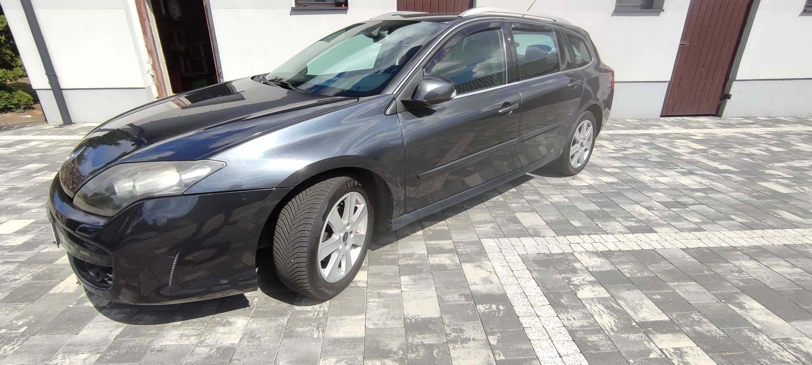 Zadbana Renault Laguna 3-2.0 Benz.Rok 2010/11-Bez wkładu finansowego.