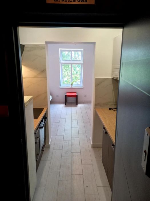 27,4m2 po remoncie, czynsz 160zł. 4379zł/m2