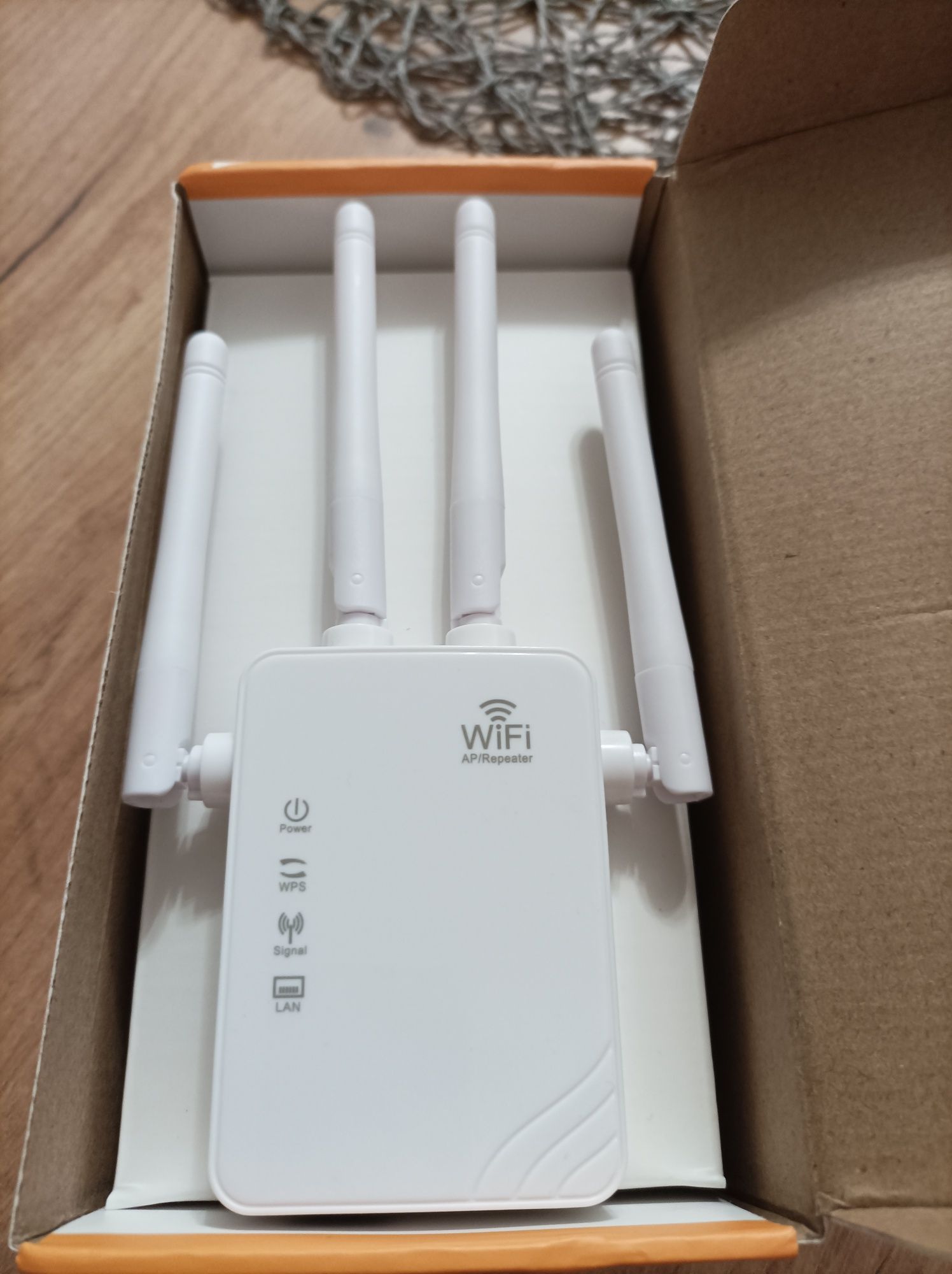 Wzmacniacz wifi repeater