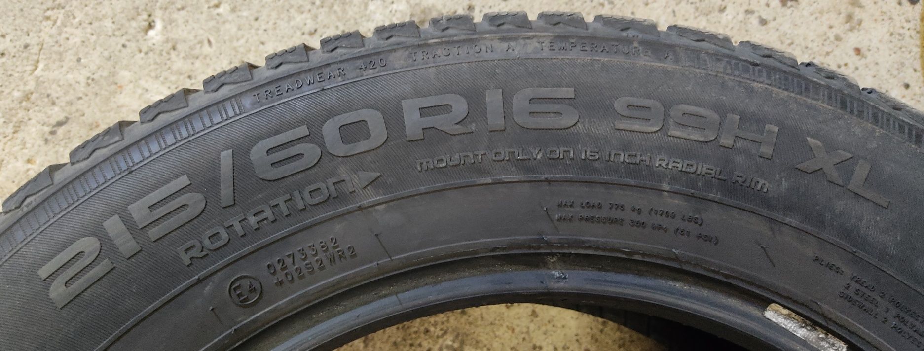 Cztery opony zimowe Nokian WR D4 215/60R16
