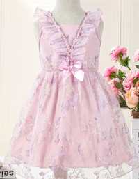 Różowa sukienka z haftem