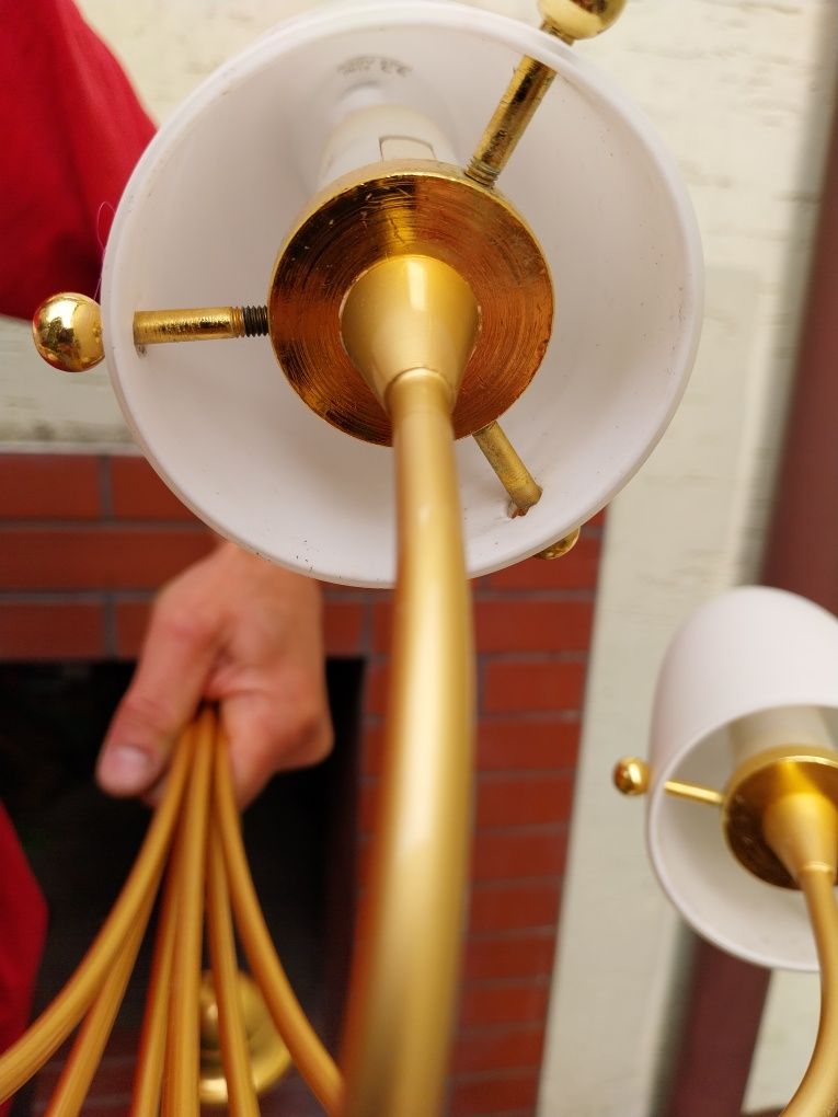 Żyrandol, lampa pokojowa, zlota, biale klosze, 6 ramienna