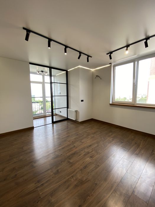 Продам 2 кімнатну квартиру в новобудові( Корбутівка )