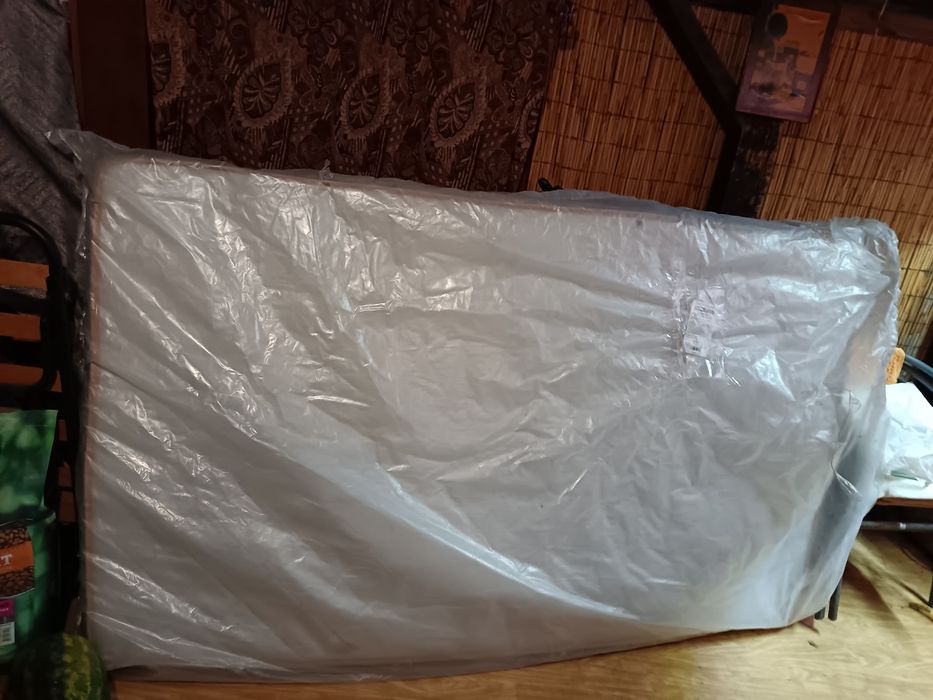 Продам матрас пружинный