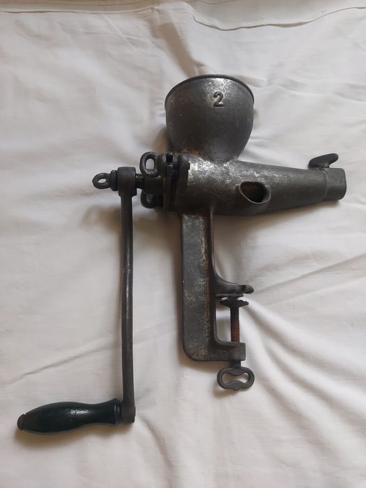 stara maszynka ręczna do wyciskania soków