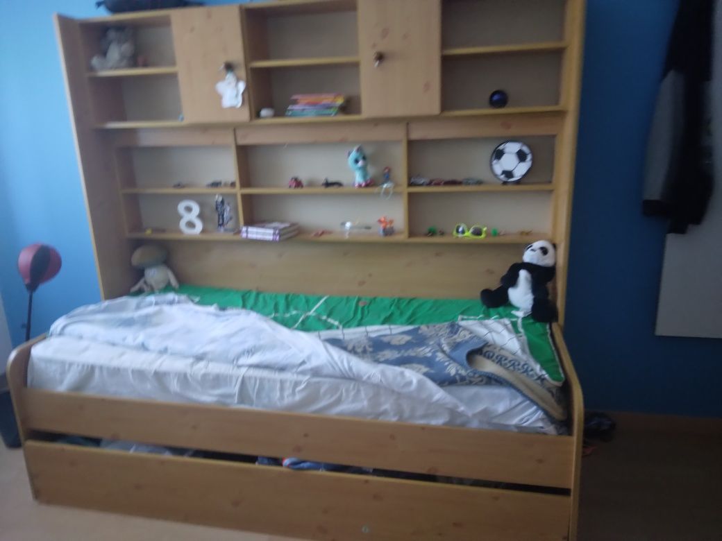 Cama crianca com roupeiro