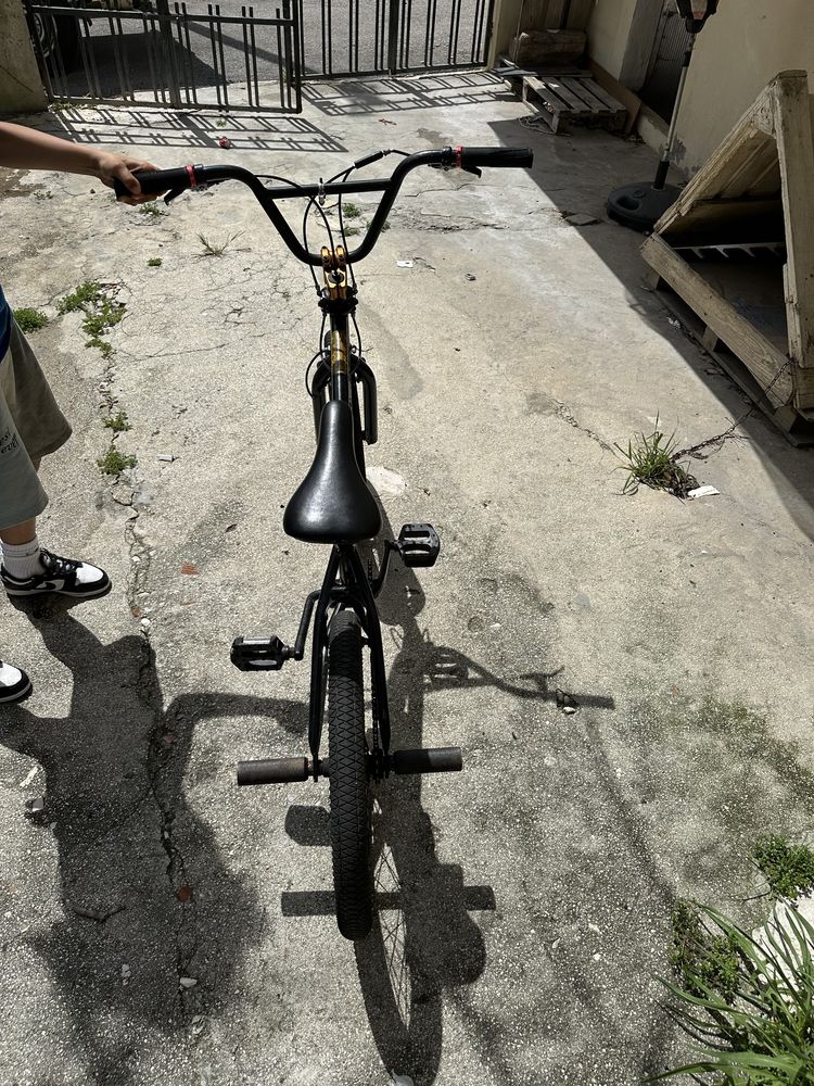Bicicleta bmx ….