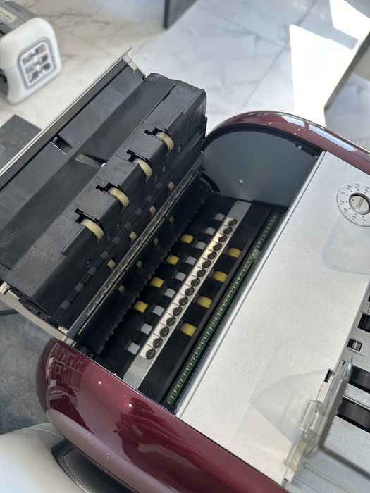 Счетчик сортировщик банкеот Кисан Ньютон машинка для рахунку грошей