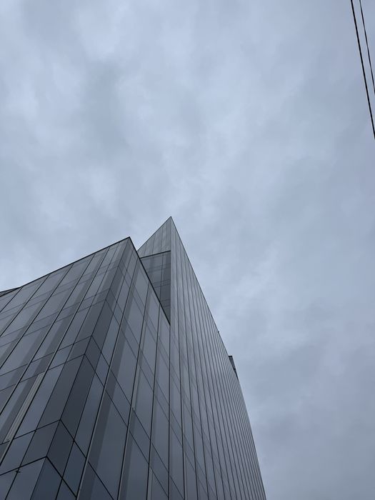 Продаж нежитлового приміщення на вул. Предславинська