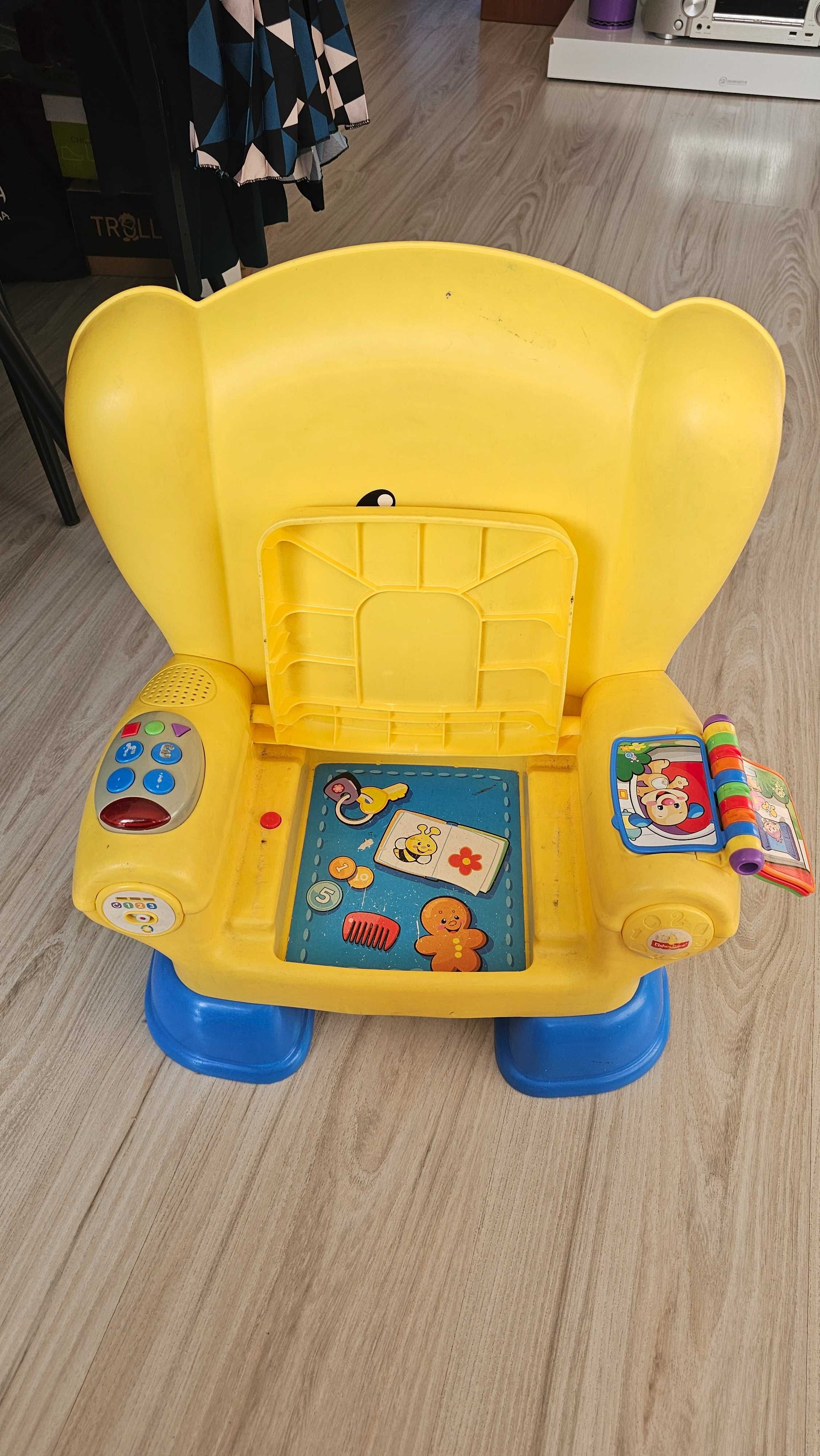 Fisher-Price edukacyjny fotelik malucha.