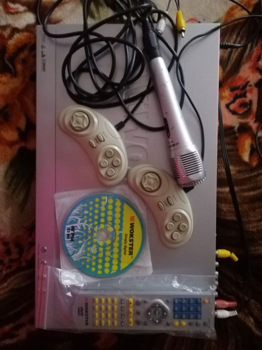 DVD з караоке та іграми