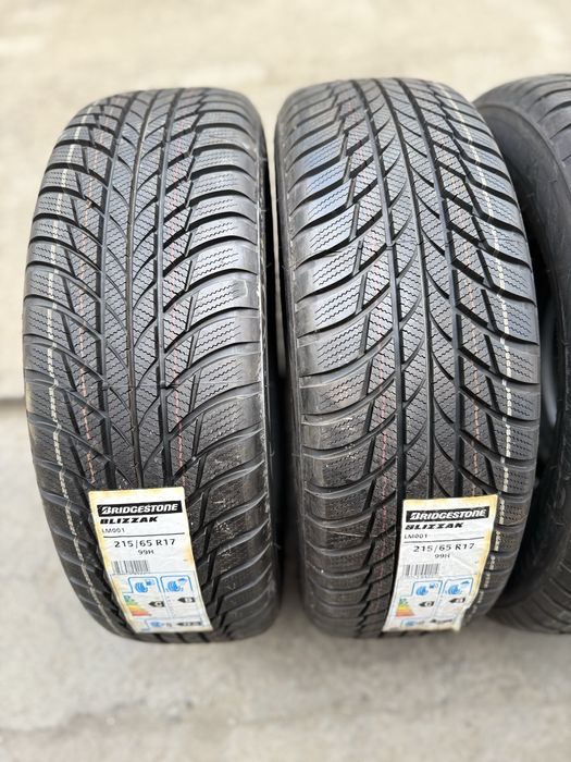215/65R16 Bridgestone Blizzak LM001
