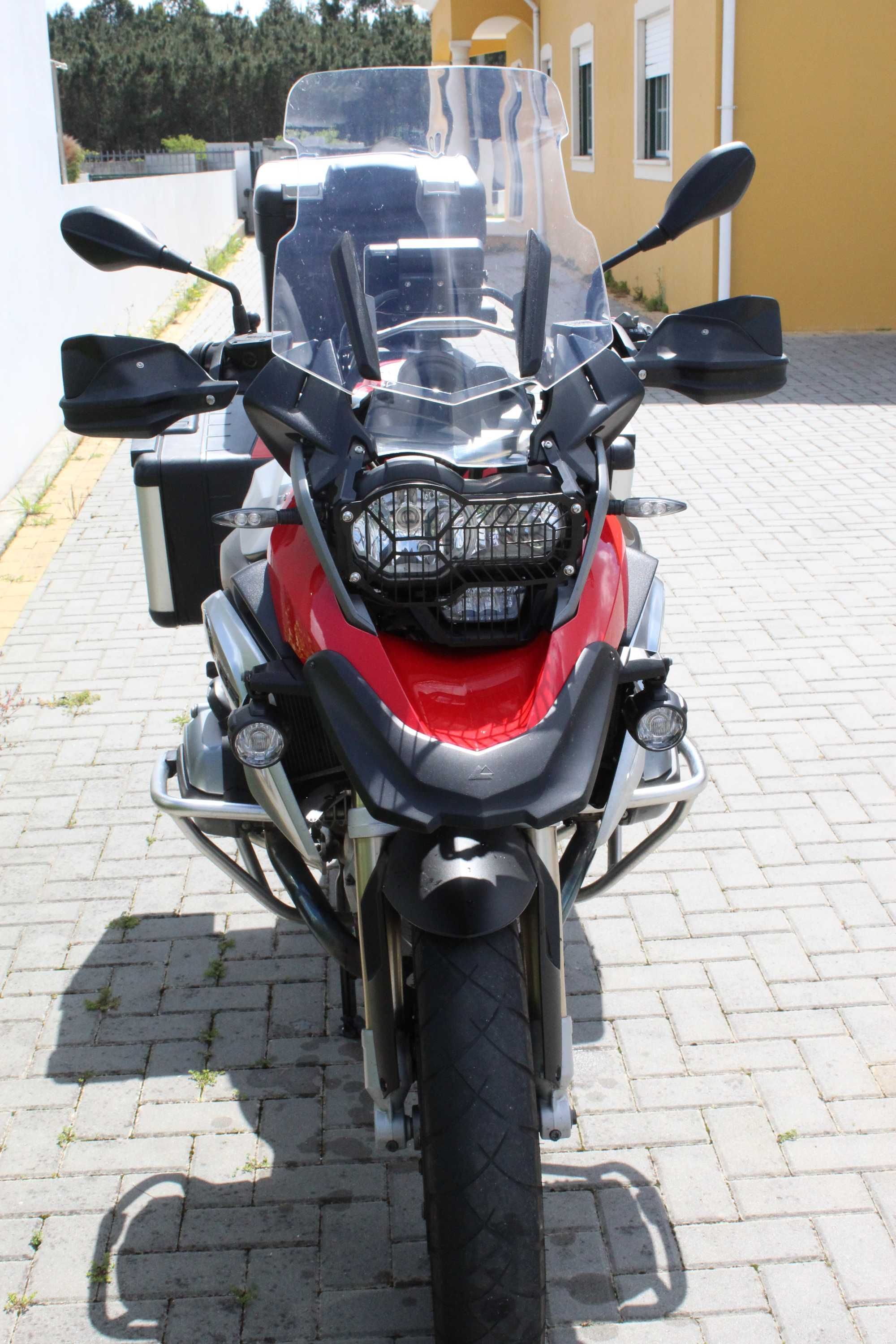 Moto BMW Gs 1200  C/ 3 malas