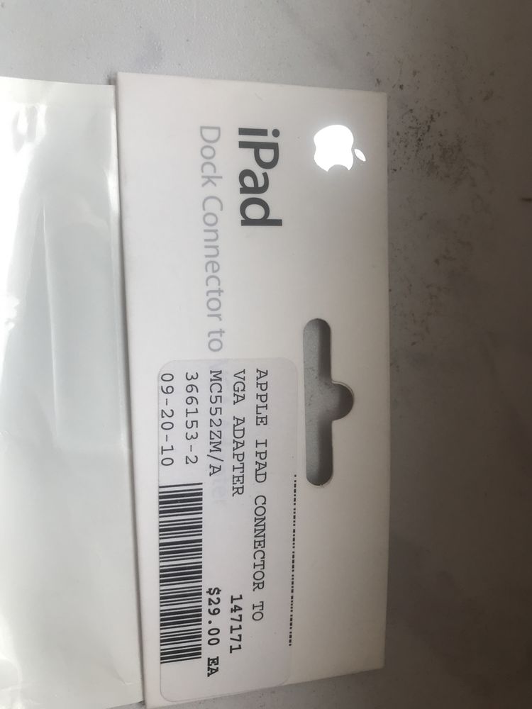 Apple iPad Connector to VGA Adapter