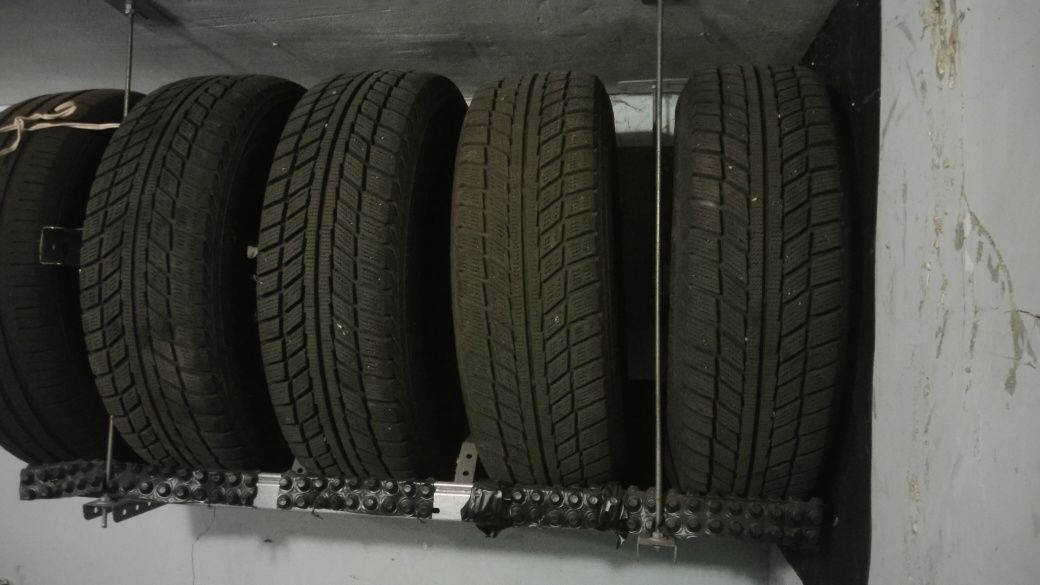 Продам шини  195/65R15