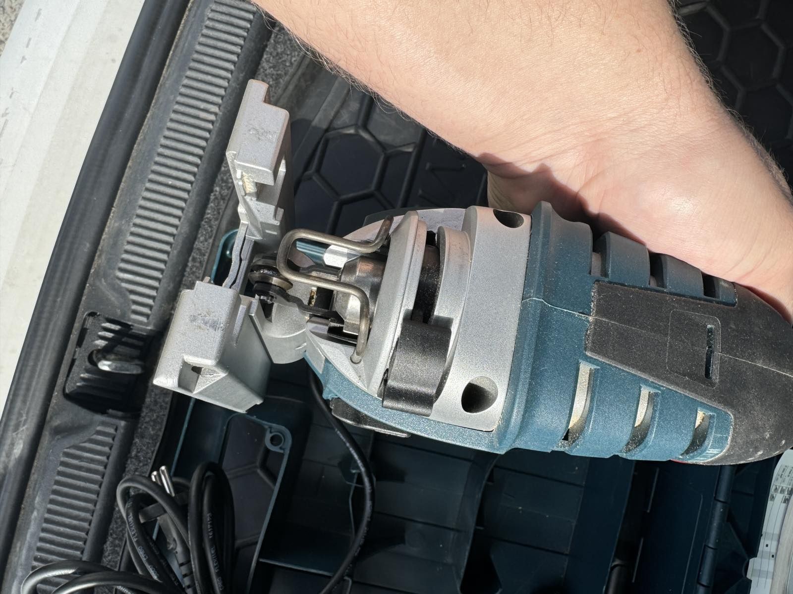 Професійний електролобзік Bosch Profesional GST 150 BCE