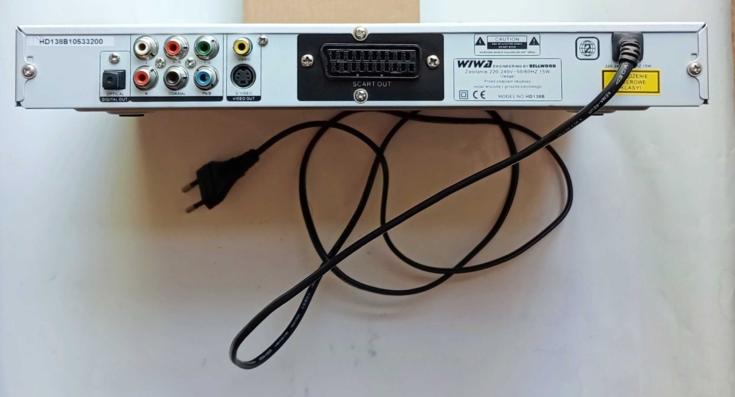 Odtwarzacz DVD WIWA HD 138 w pełni sprawny z pilotem, ładny stan