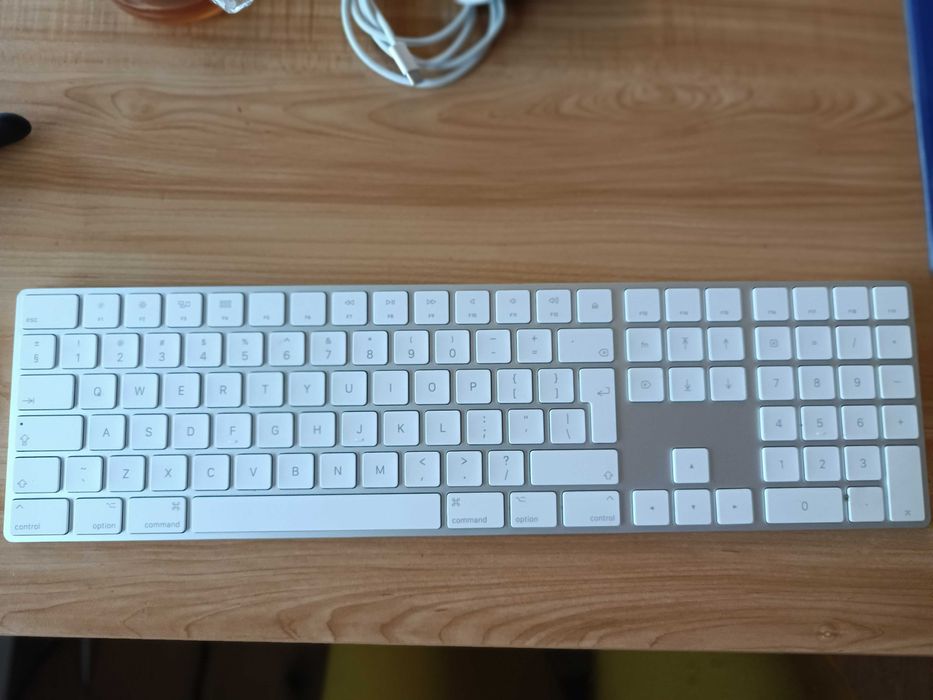 Klawiatura Apple z układem numerycznym polska