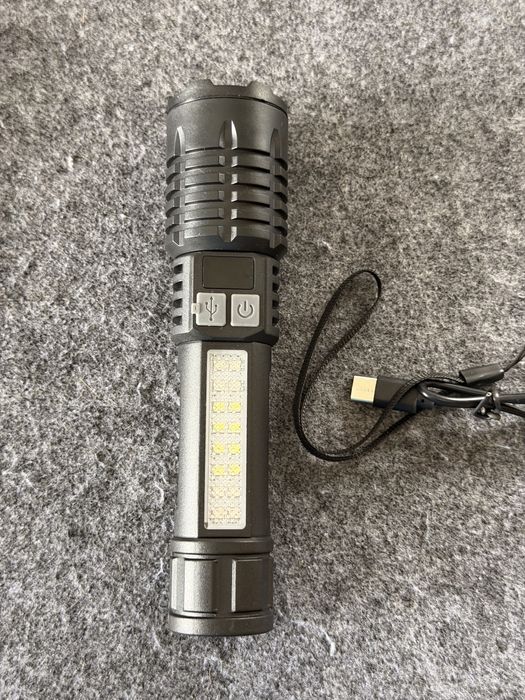 Lanterna LED com 5 modos