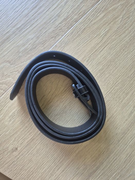 Sprzedam czarny skórzany pasek