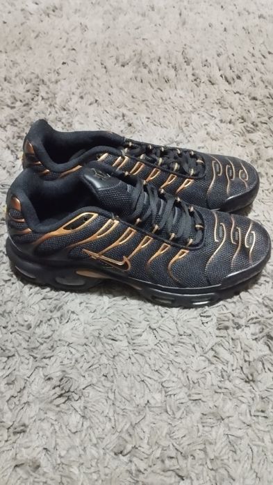 3 pares de Ténis Nike Novos