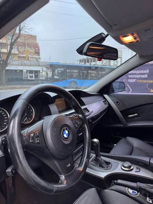 BMW E60.
