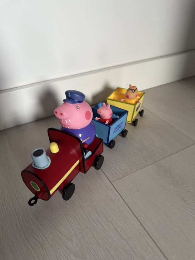 Pociąg Dziadka Swinka Peppa i figurki