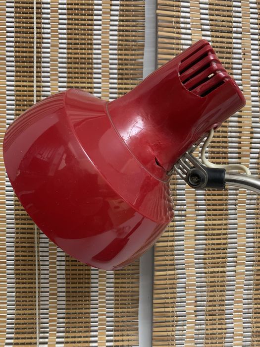 Стильная и практичная настольная лампа времён СССР.